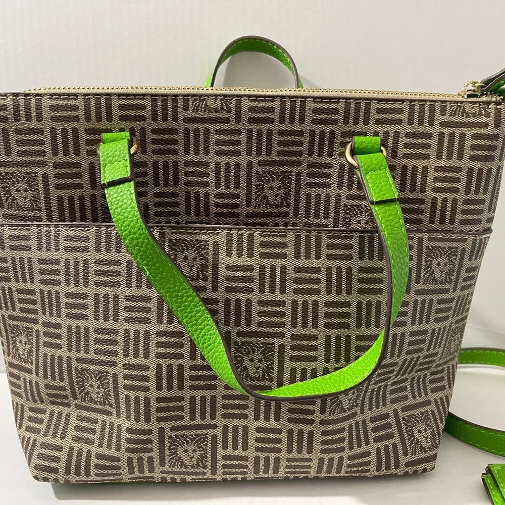 Anne Klein‎ Monogram Tote w/ Green Trim & ID Wallet | Zip Top